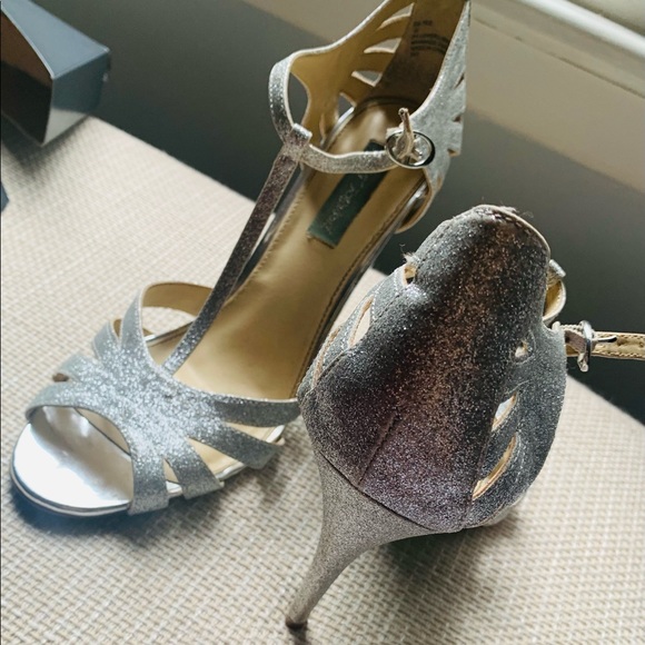 Betsey Johnson spike Silver sparkled heels size 10 - Picture 5 of 12